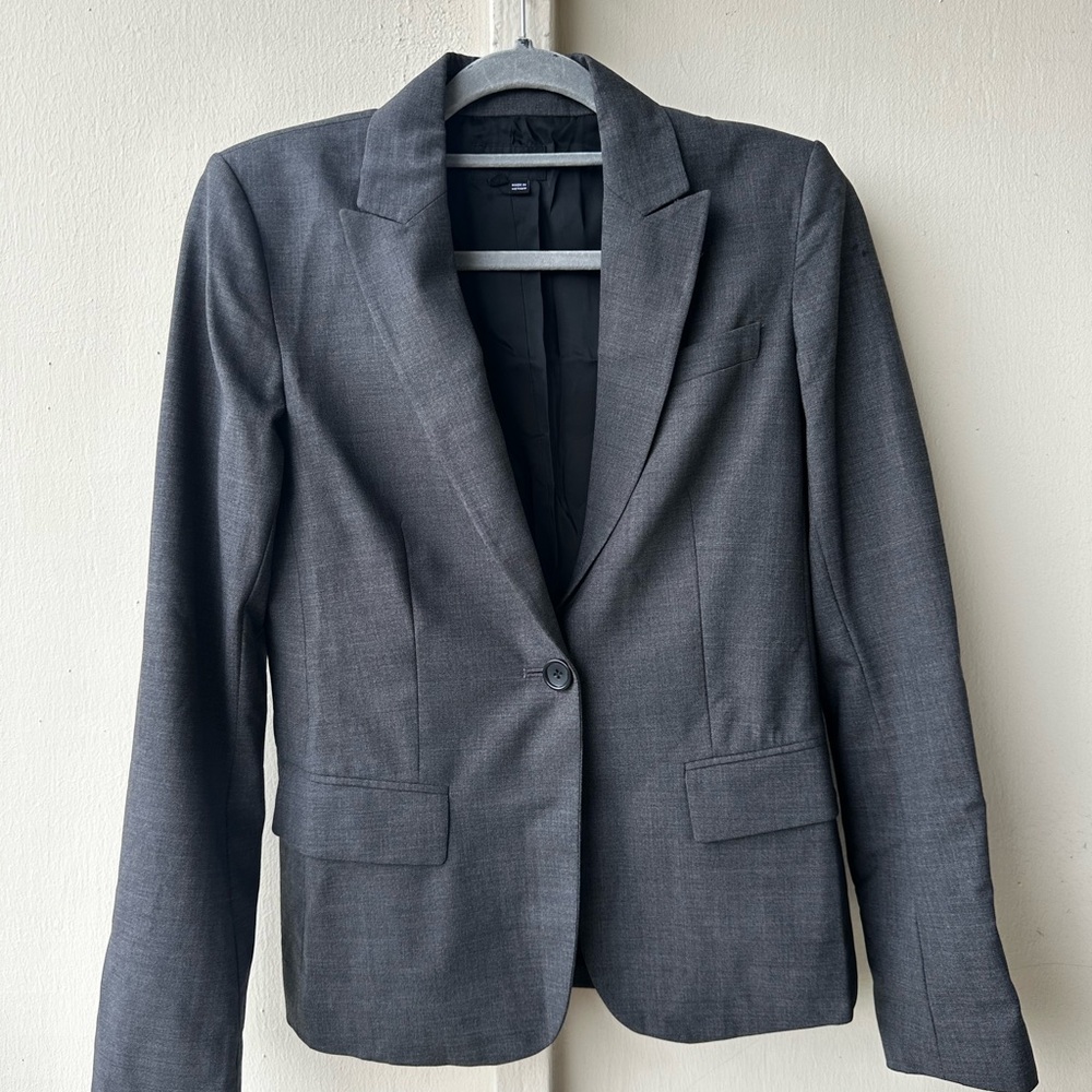 Theory Women’s Suit Set (Jacket, Skirt, 2 Pants) Gret